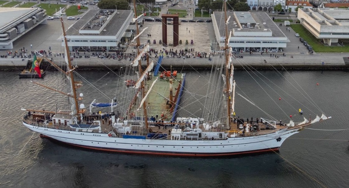Navio-Escola Sagres celebra 88 anos