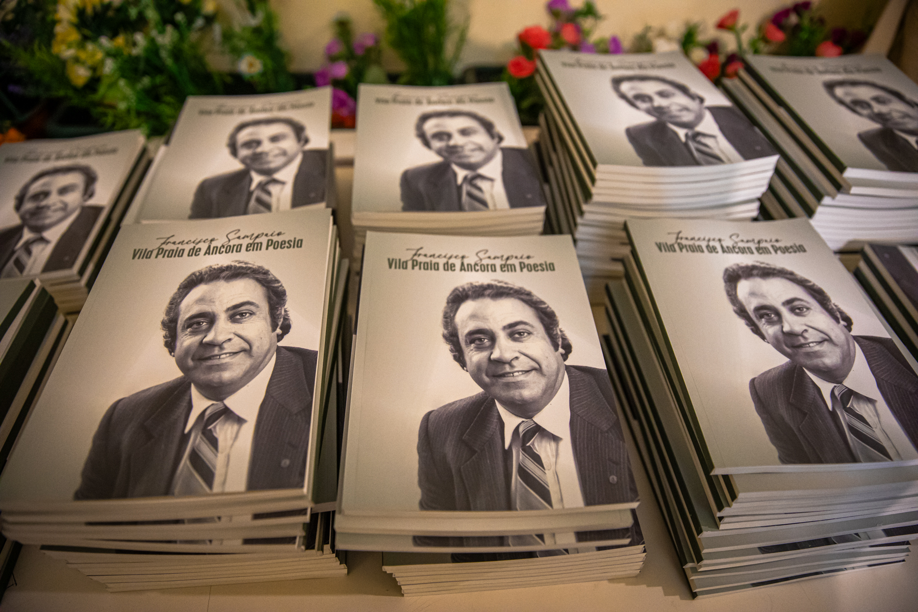 Lançado livro com poemas de Francisco Sampaio “que falam da Vila que tanto amava”