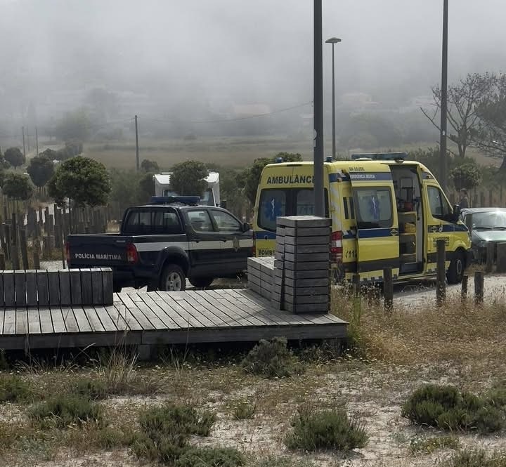 Surfista salva idoso de se afogar na praia de Afife