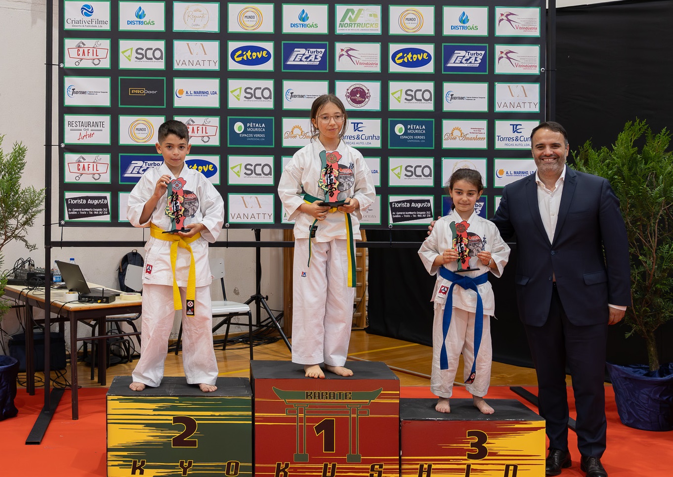 Seishin Kyokushin Karaté Viana conquista 21 pódios em torneio internacional