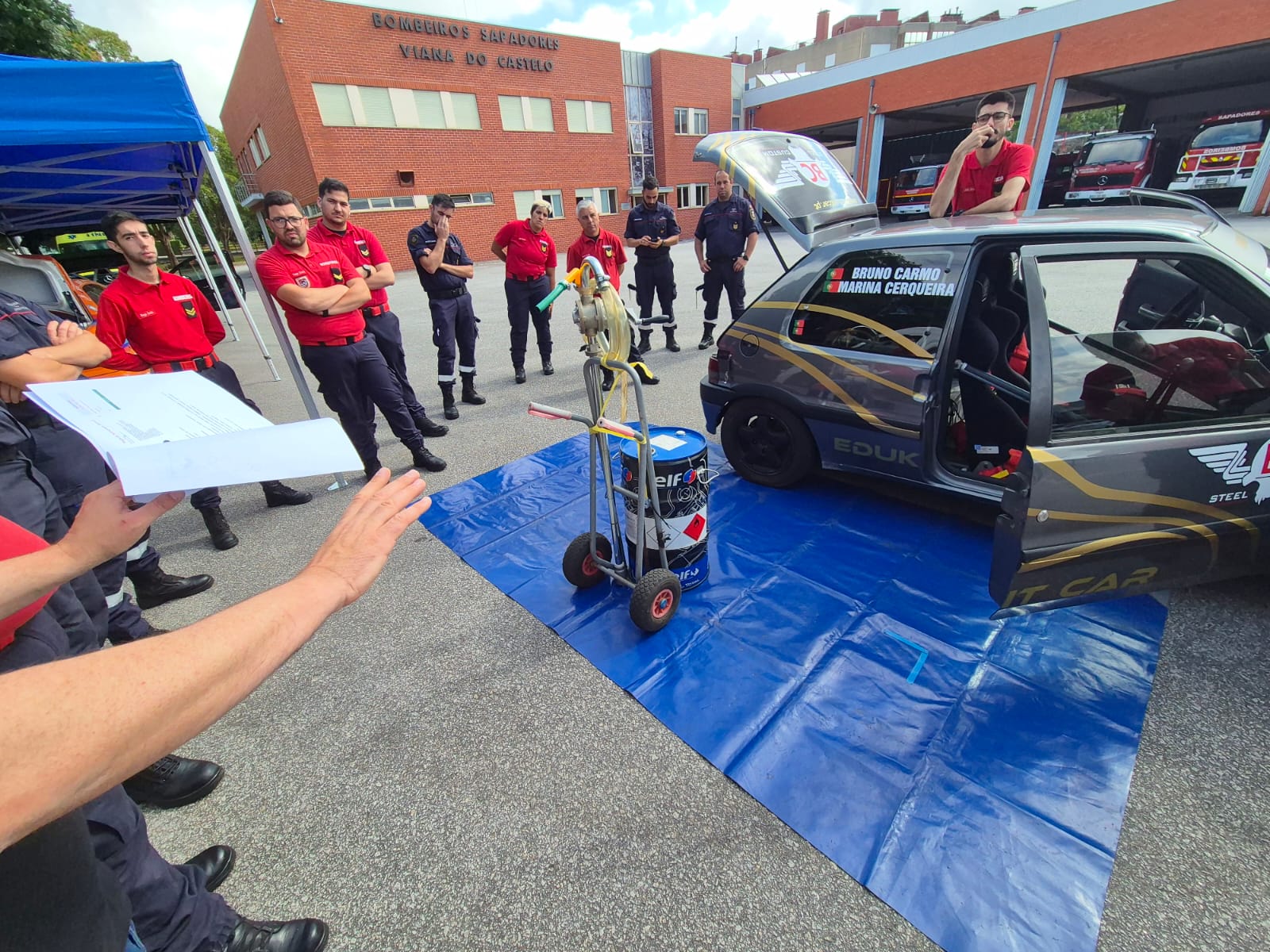 Bombeiros de Viana formados para extrair vítimas de carros de competição