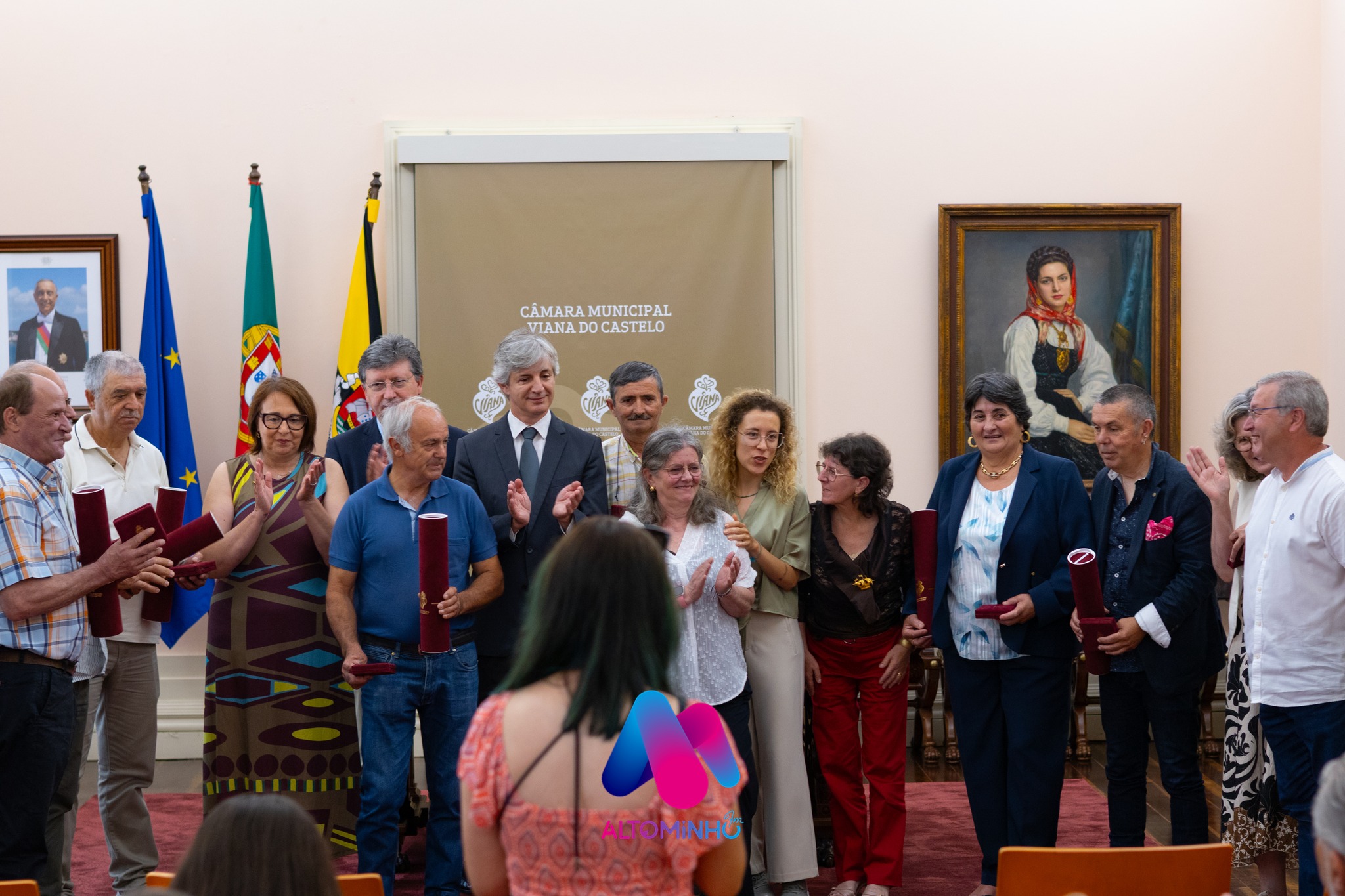 Viana homenageia 15 funcionários municipais no dia do Foral Afonsino