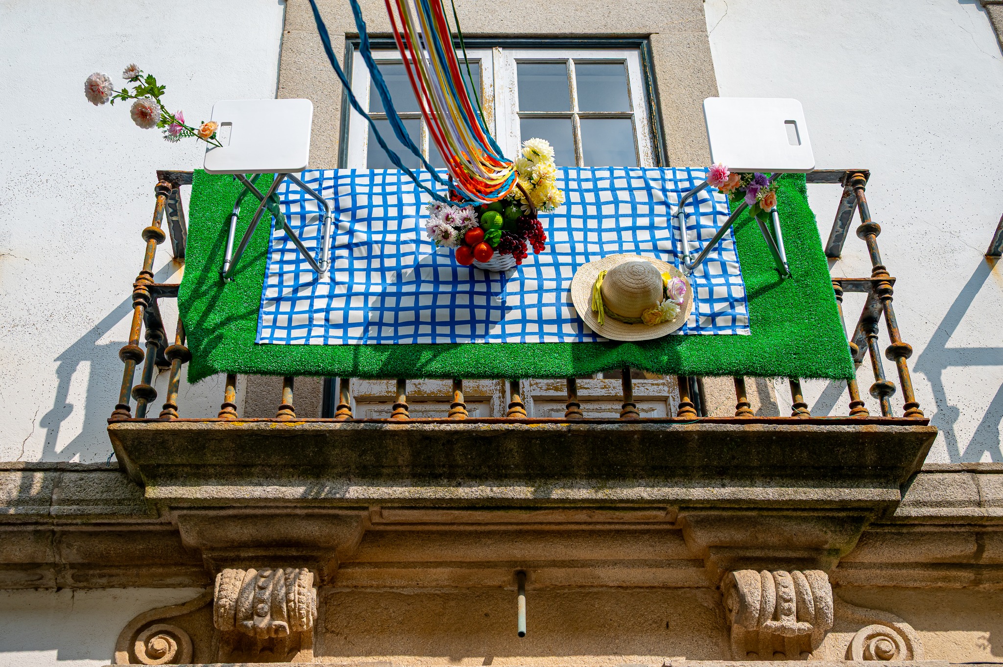 Há uma nova instalação artística para ver no centro histórico de Viana