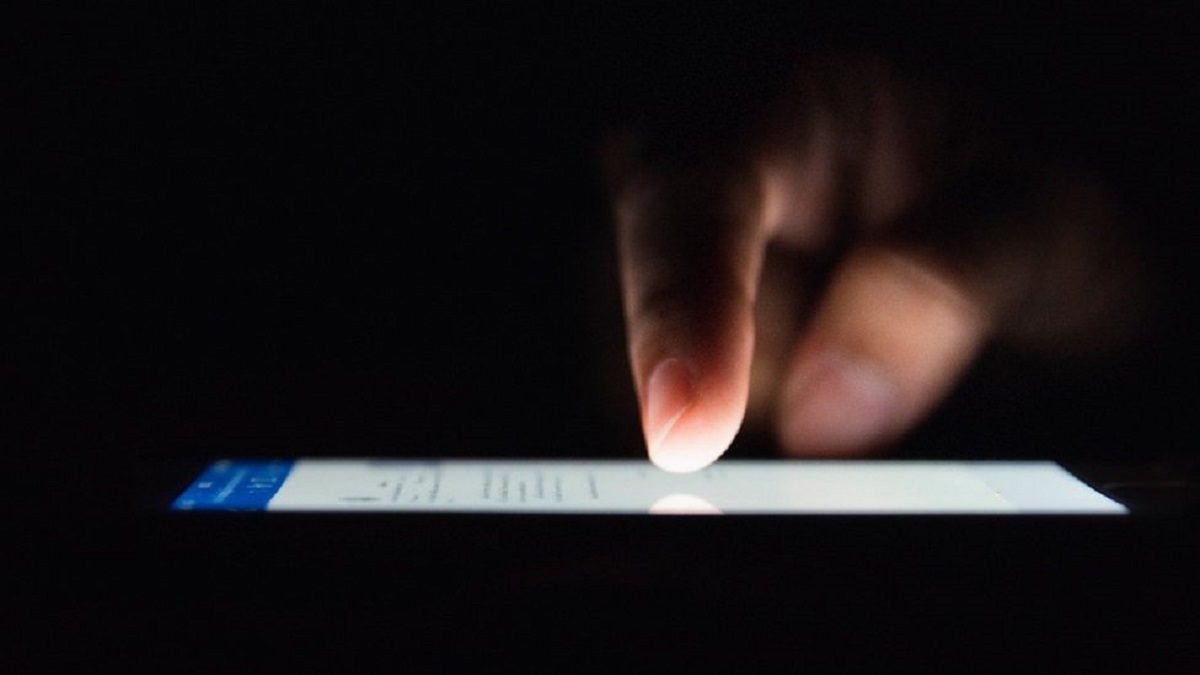 Mulher utilizava esquema nas redes sociais para burlar idosos em milhares de euros