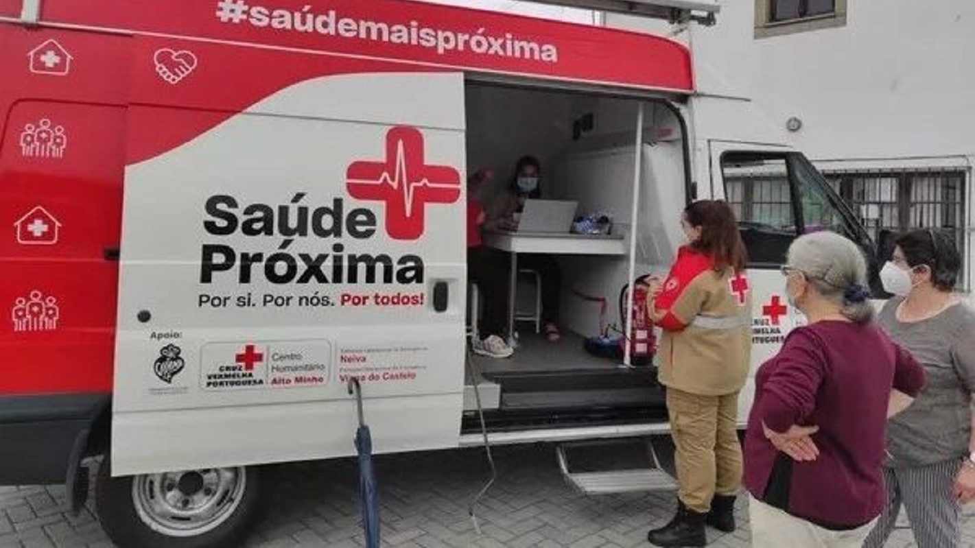 Unidade móvel de saúde leva cuidados gratuitos a Areosa