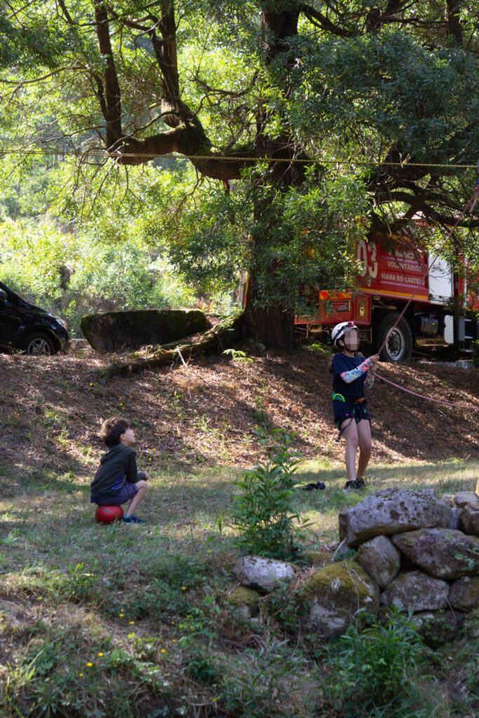Escola de infantes e cadetes dos Bombeiros de Viana encerra ano com acampamento