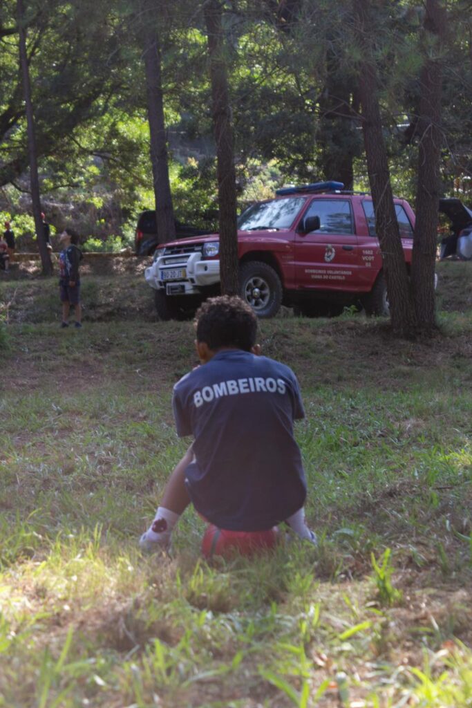 Escola de infantes e cadetes dos Bombeiros de Viana encerra ano com acampamento