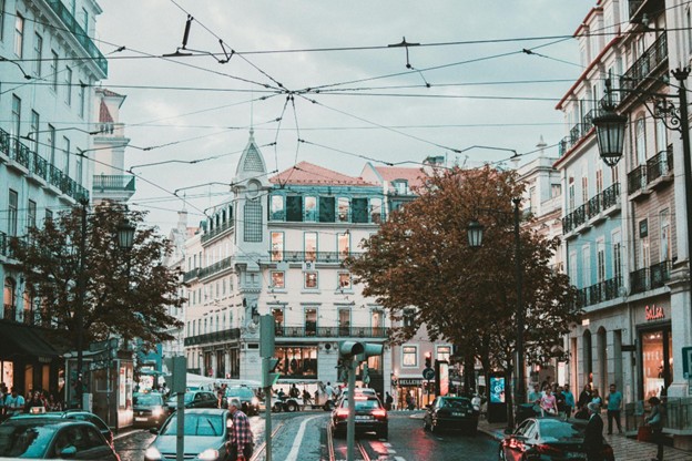 Quem realmente viabiliza o trabalho remoto em Portugal