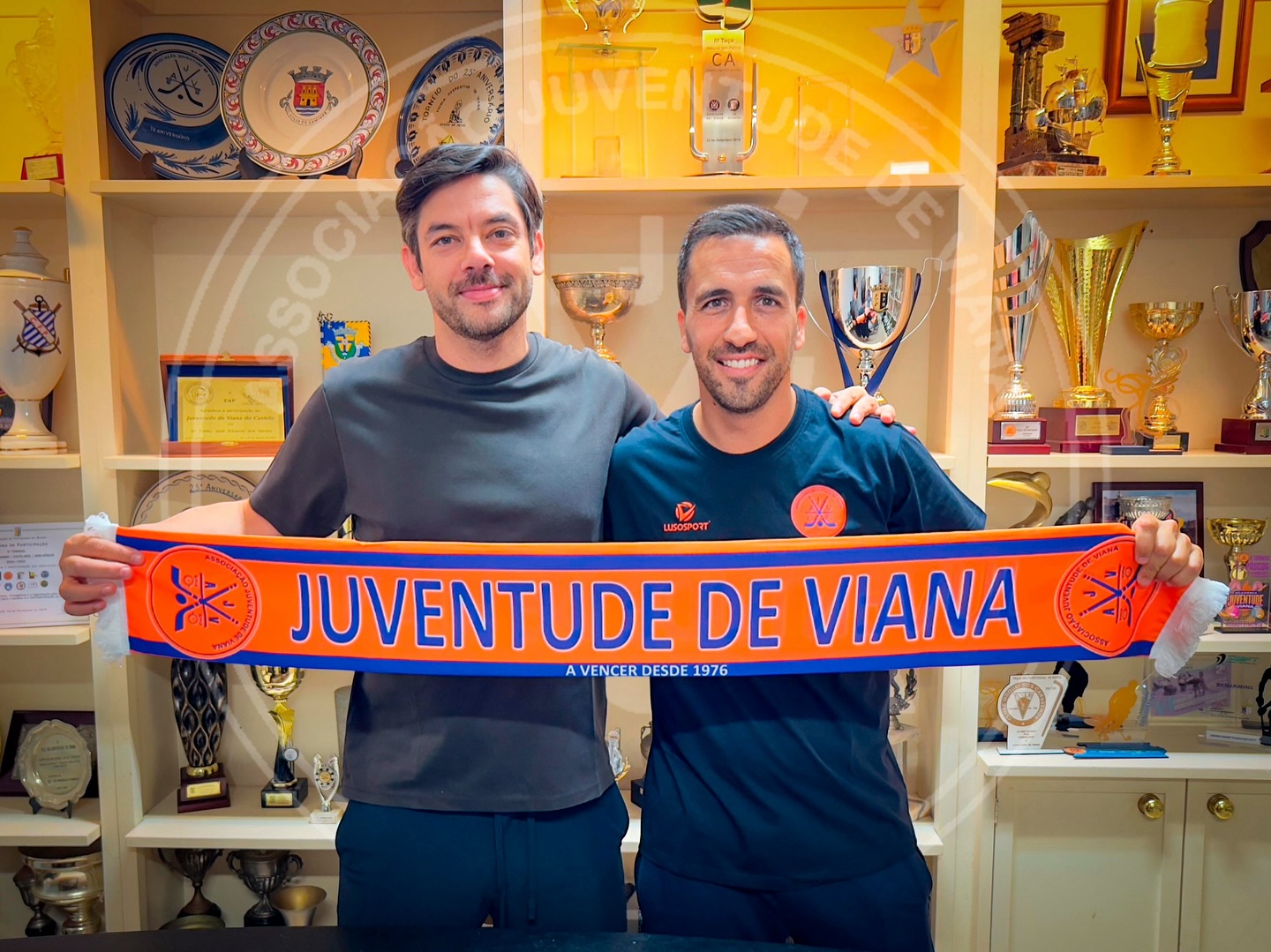 Oficial. Juventude de Viana renova contrato com o treinador André Torres