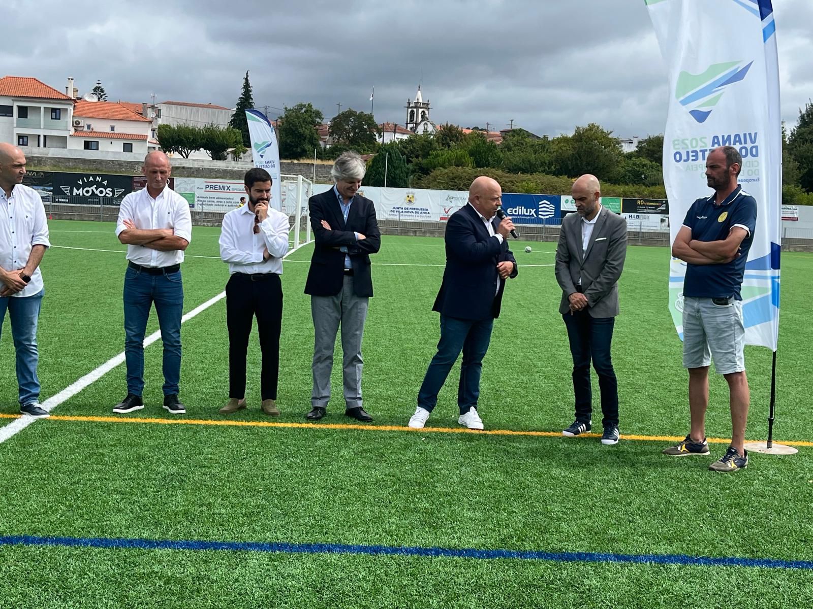 Vila Nova de Anha inaugura relvado “de última geração”