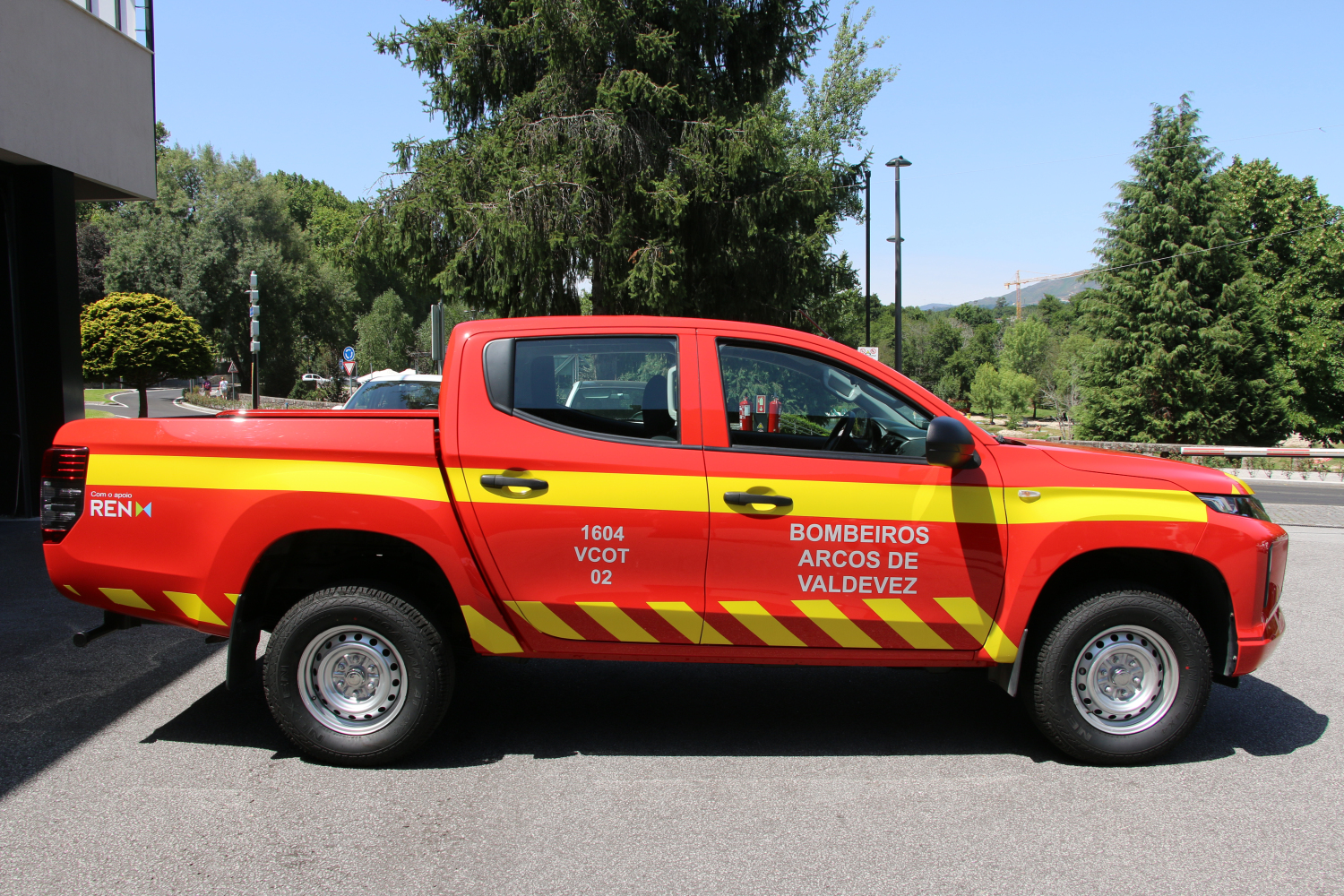 Bombeiros de Arcos de Valdevez recebem viatura todo-o-terreno