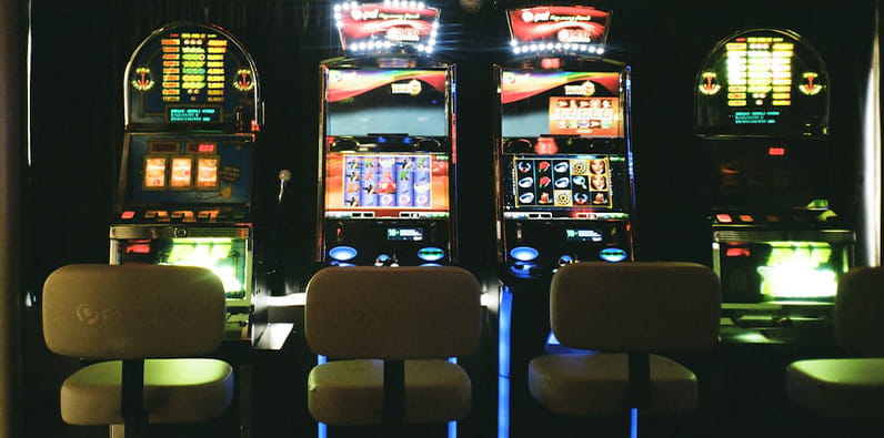 Noites tranquilas no Minho: porque é que alguns habitantes locais relaxam com jogos de slot machines online