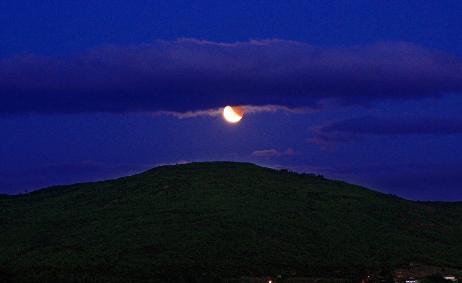 Imagem o eclipse lunar a partir de Viana
