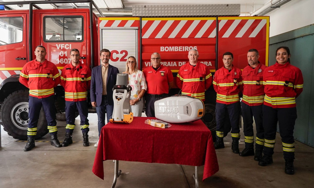 Bombeiros de Vila Praia de Âncora recebem novo equipamento médico de emergência