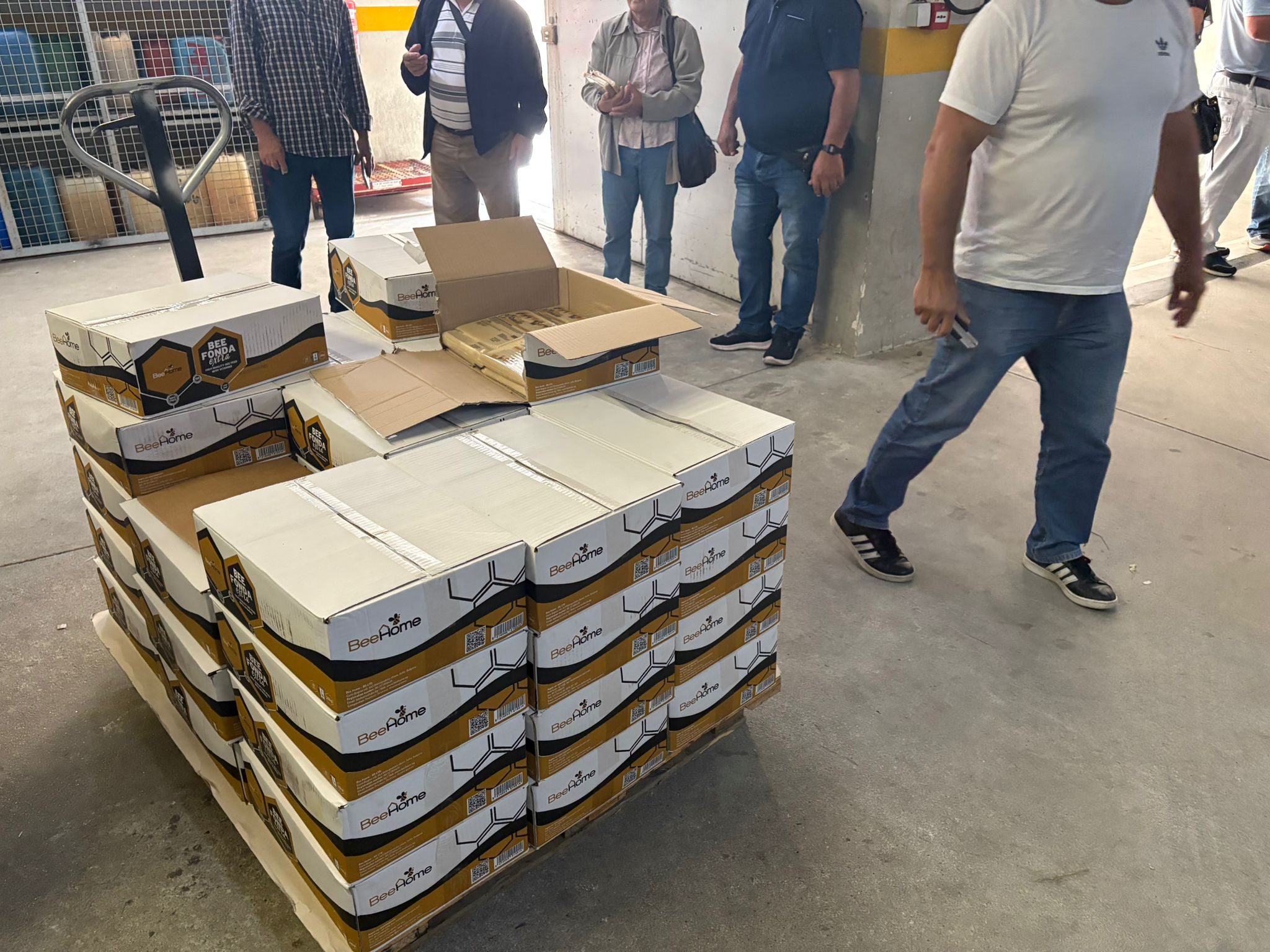 Ponte da Barca distribui 1800 quilos de alimento a apicultores afetados pelos incêndios