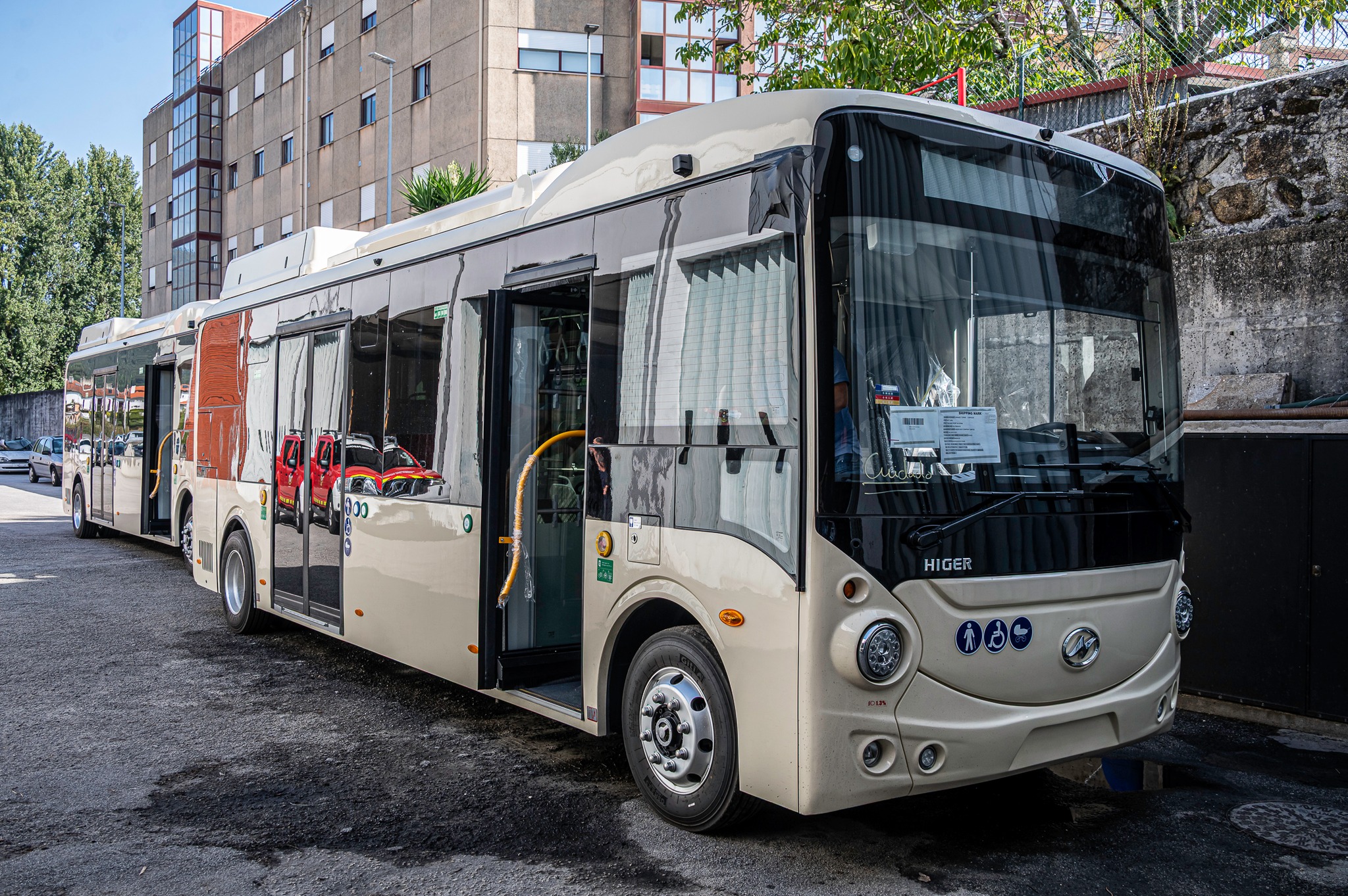 Viana recebe mais três novos autocarros elétricos do serviço TuViana
