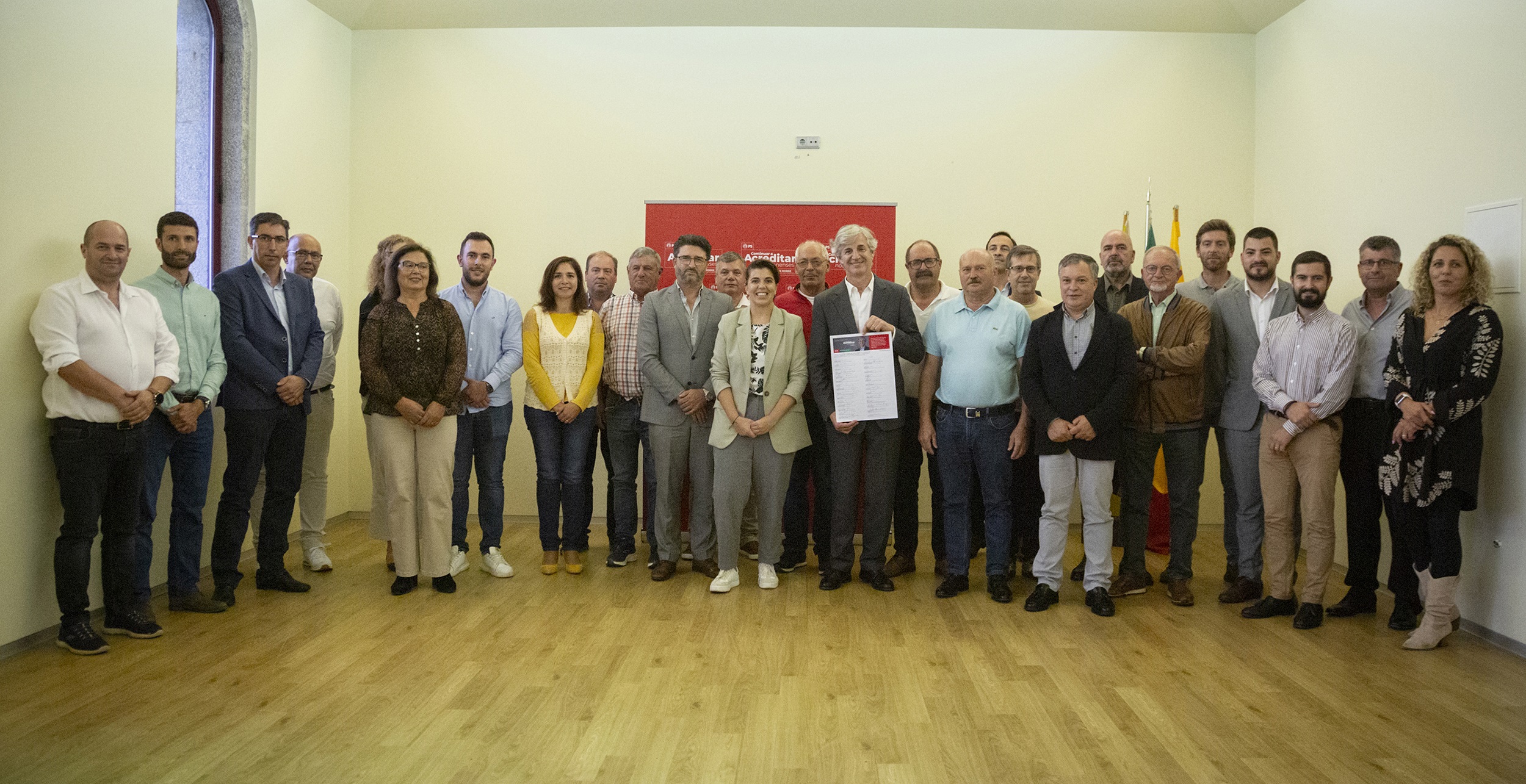 Viana: Luís Nobre assina contrato de coesão territorial com 29 candidatos às freguesias