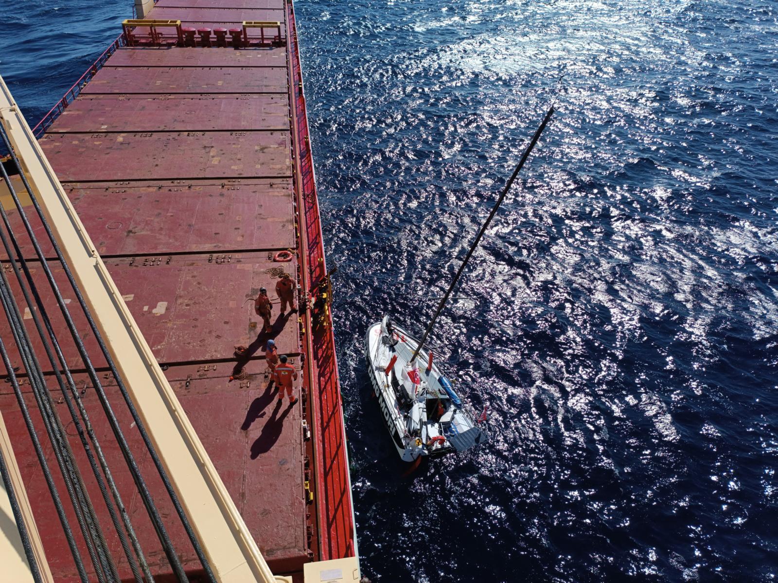 Marinha resgata tripulante de veleiro ao largo de Caminha
