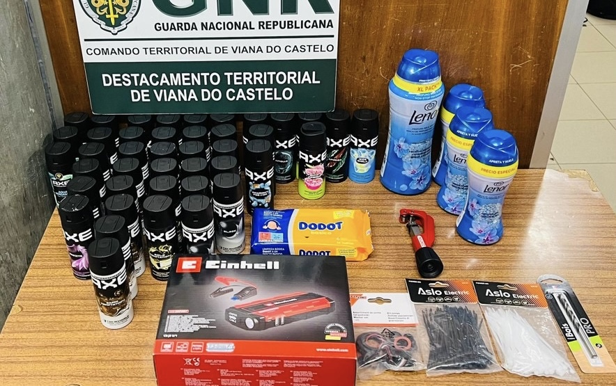 Dois homens detidos e uma mulher constituída arguida por furto em Viana