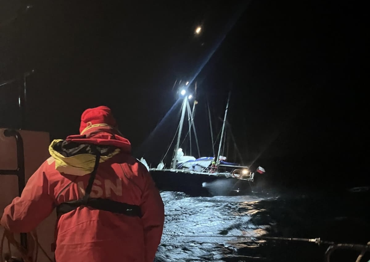Sete tripulantes resgatados ao largo de Caminha após avaria em veleiro
