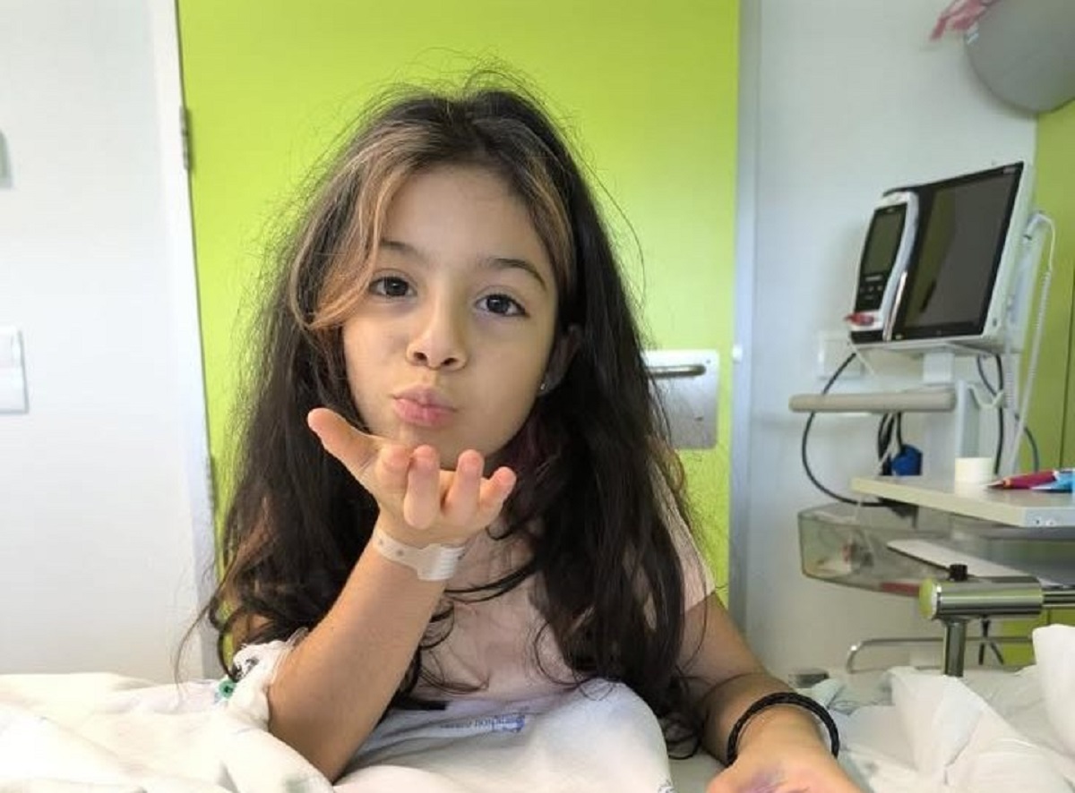 Lorena já recebeu o transplante de medula