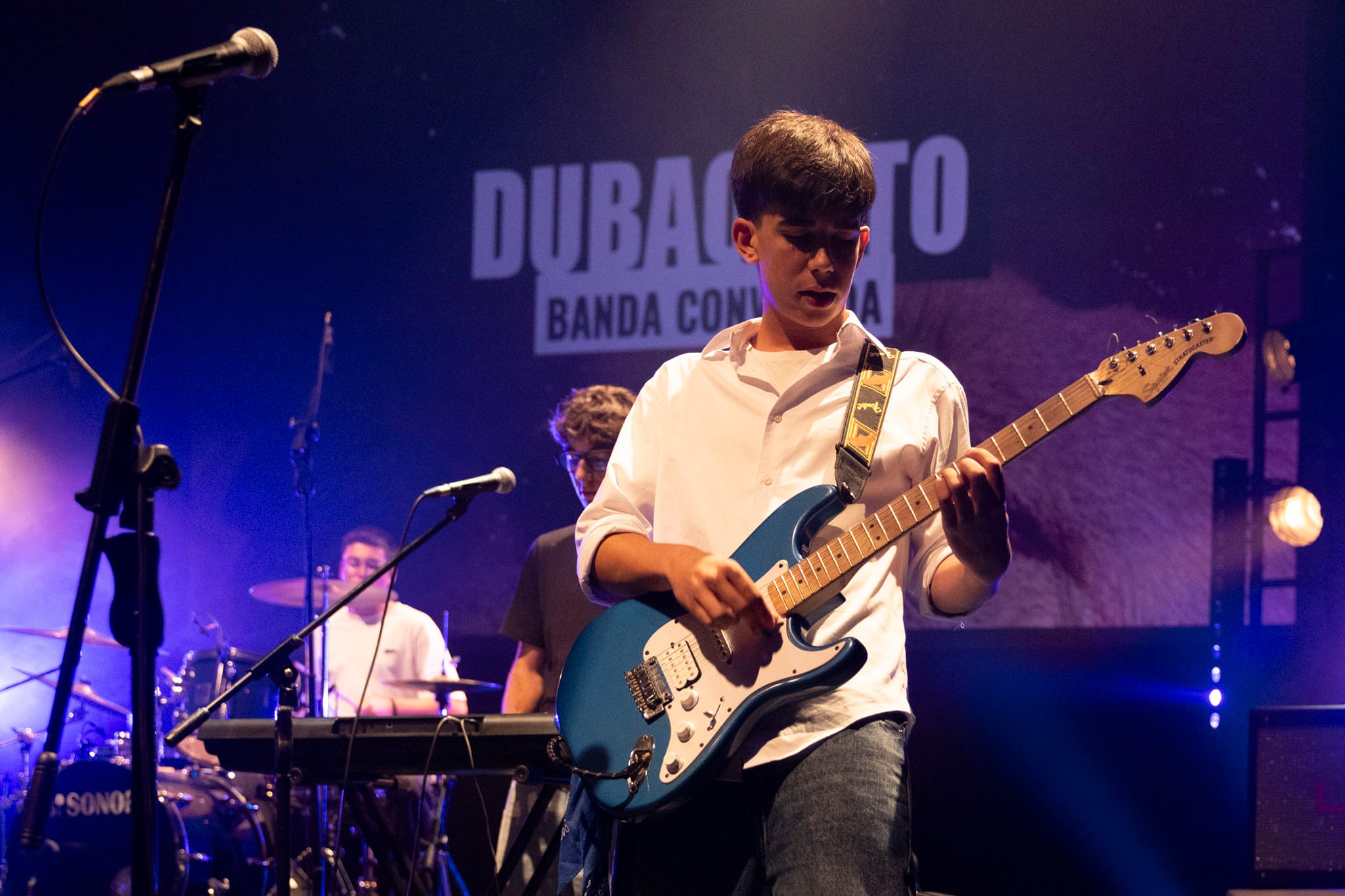Quatro bandas de garagem apresentam-se no concurso “Sounds Out” em Viana