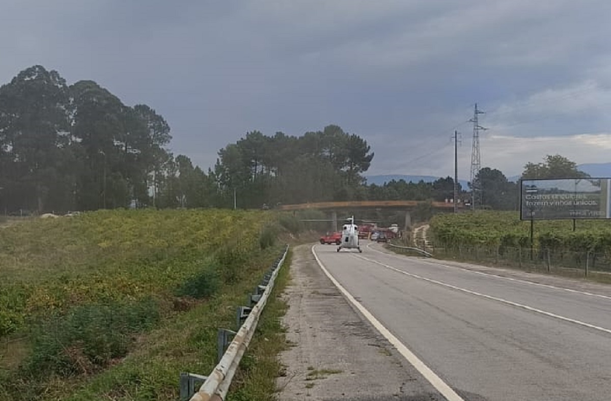 Dois feridos graves em colisão na EN202 em Monção