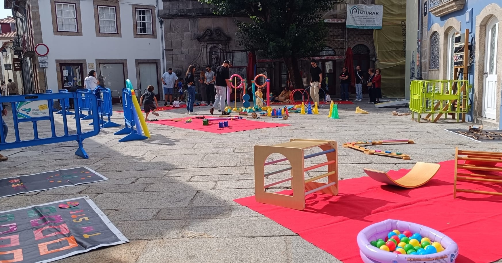 “Rua a Brincar” levou 380 crianças ao centro histórico de Viana