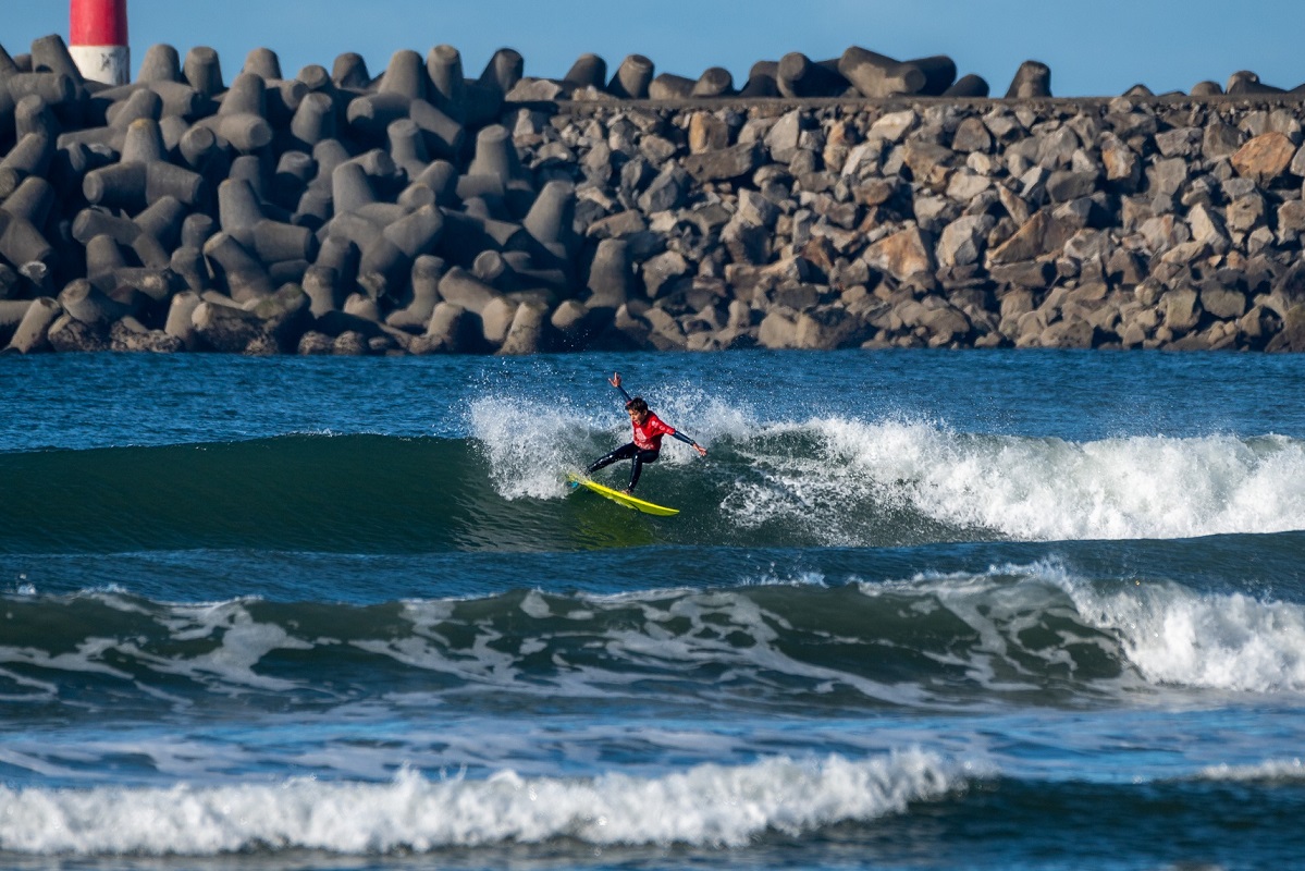 Títulos nacionais de surf sub-12 decidem-se em Viana do Castelo