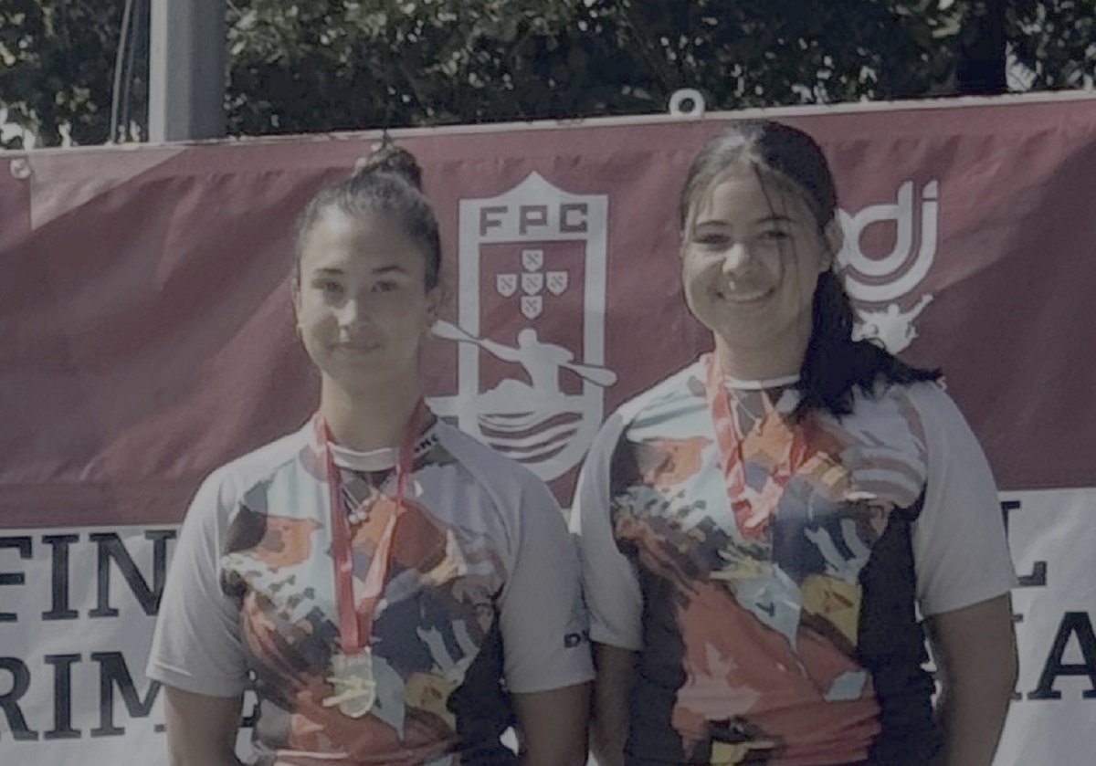 Atletas da DKC de Viana conquistam ouro no nacional de tripulações das primeiras pagaiadas
