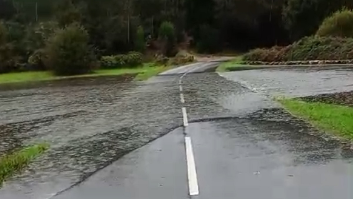 Mau tempo corta estradas em Caminha