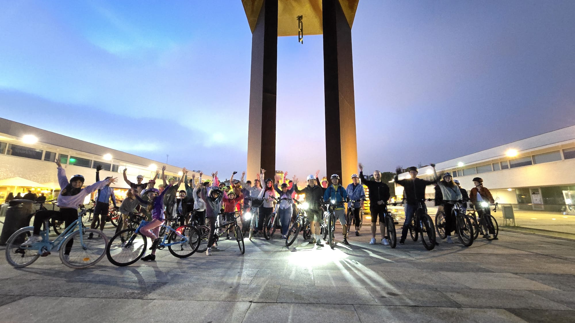 Viana Ciclável convida a pedalar entre as decorações de Natal