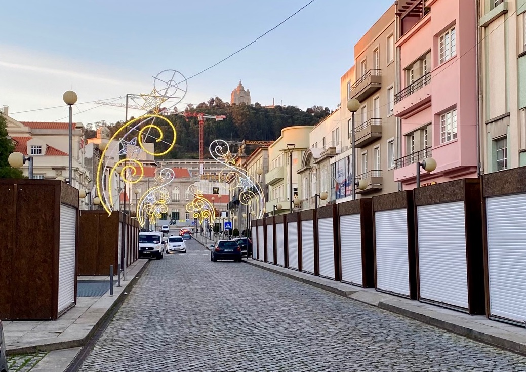 Mercado de Natal condiciona trânsito na Avenida dos Combatentes da Grande Guerra