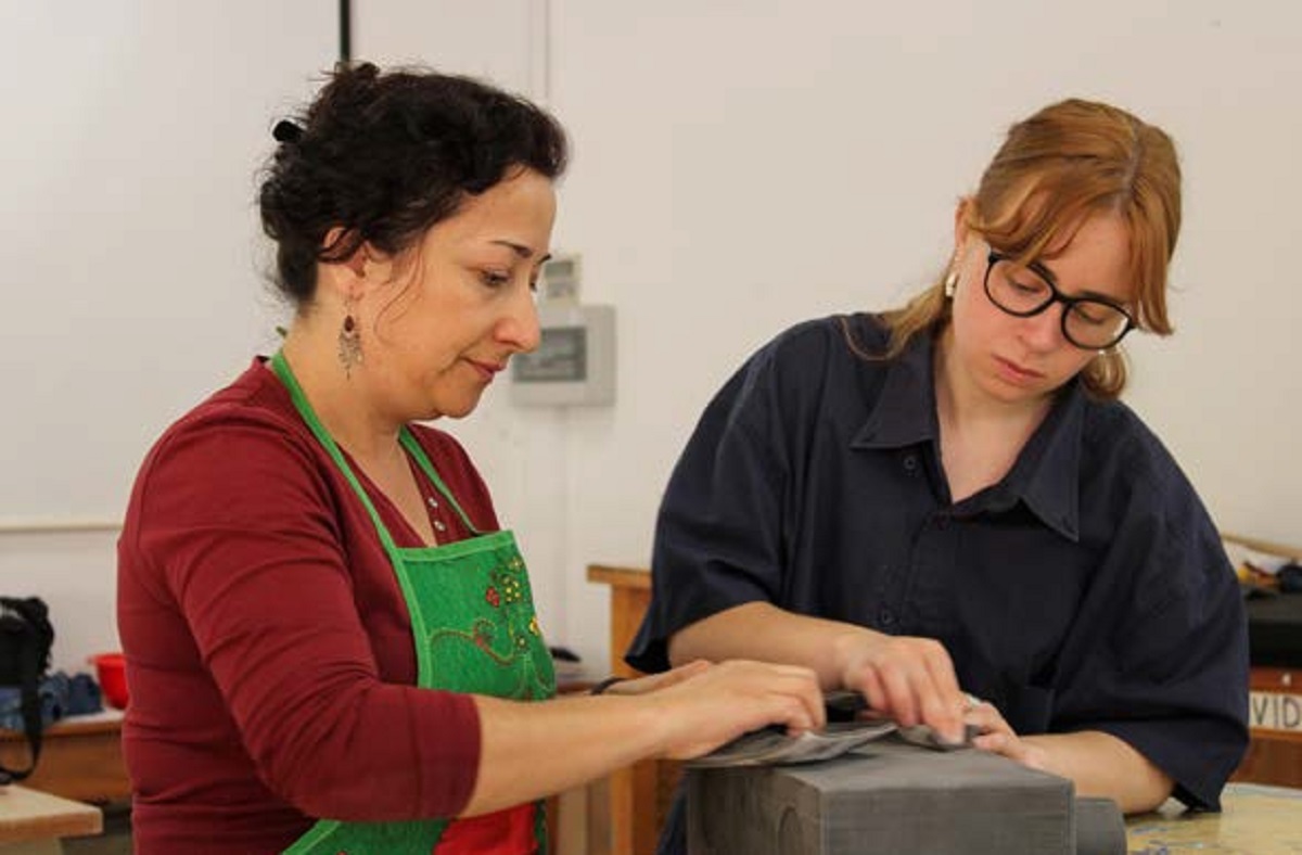 Politécnico de Viana leva instalação “Acásico” à Bienal Internacional de Cerâmica de Aveiro