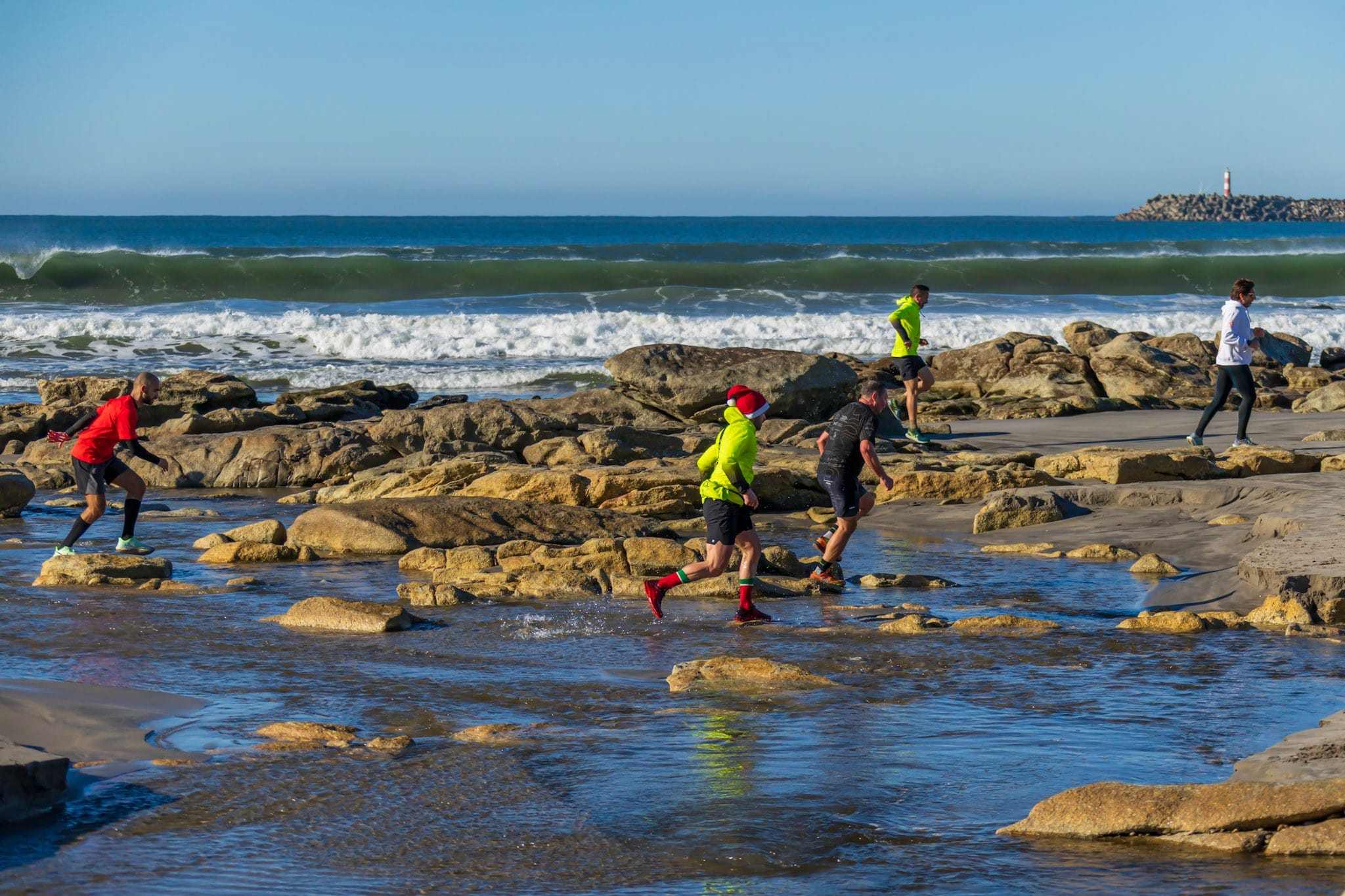 Corrida e caminhada na praia do Cabedelo na véspera da consoada
