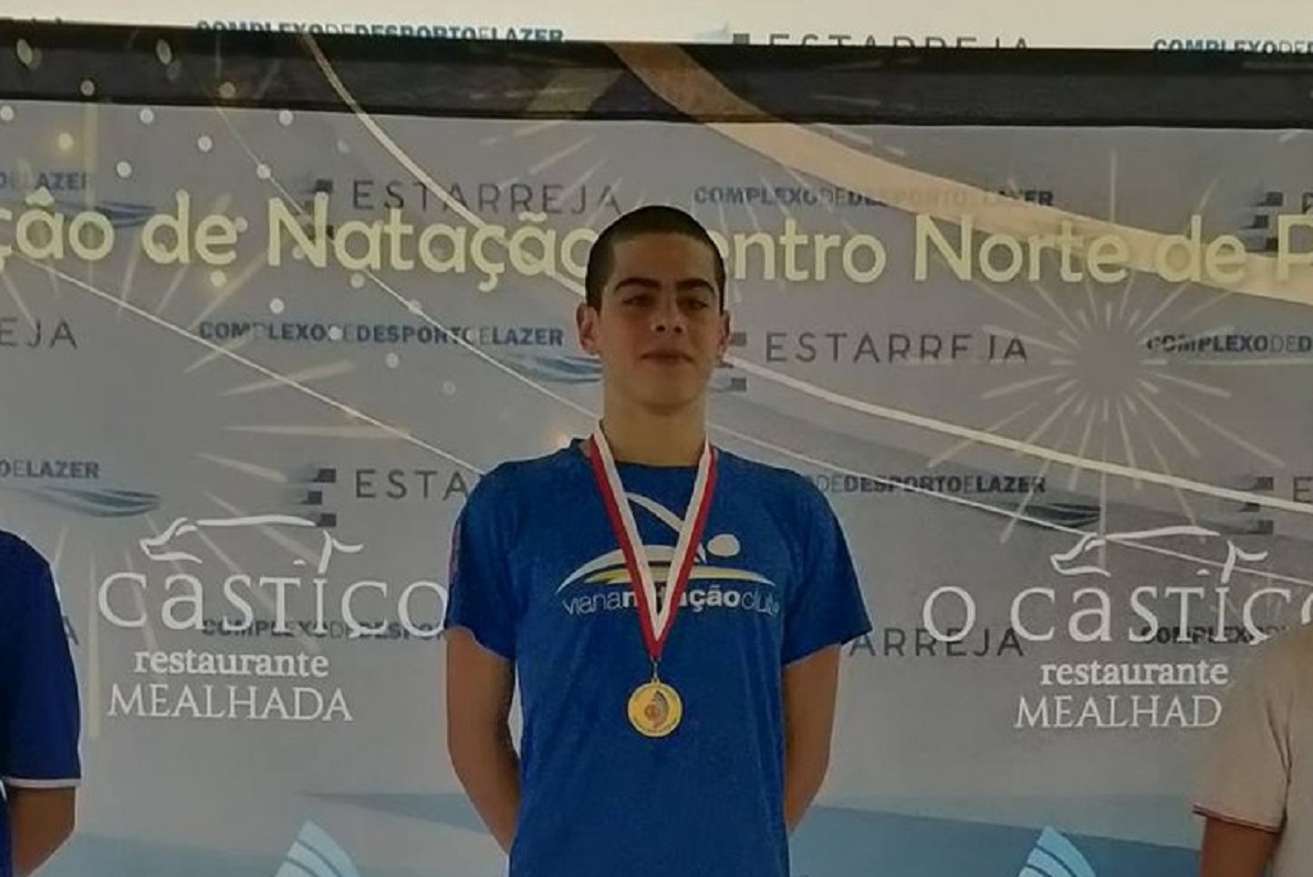 Nadador do Viana Natação Clube em destaque no Torneio Zonal de Juvenis