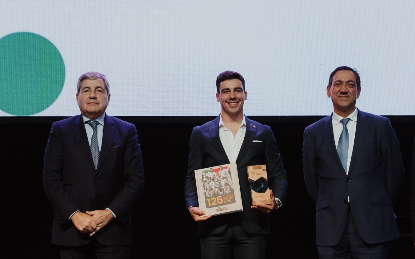 Iúri Leitão recebe prémio “Alto Prestígio” na Gala dos 125 anos da Federação de  Ciclismo