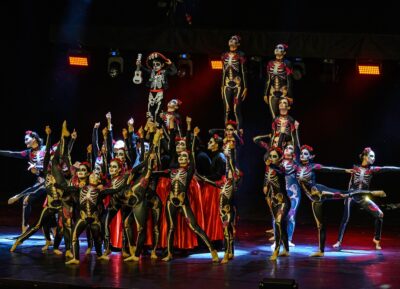 Gala “Dança pela Noite Dentro” junta centenas de jovens bailarinos em Viana