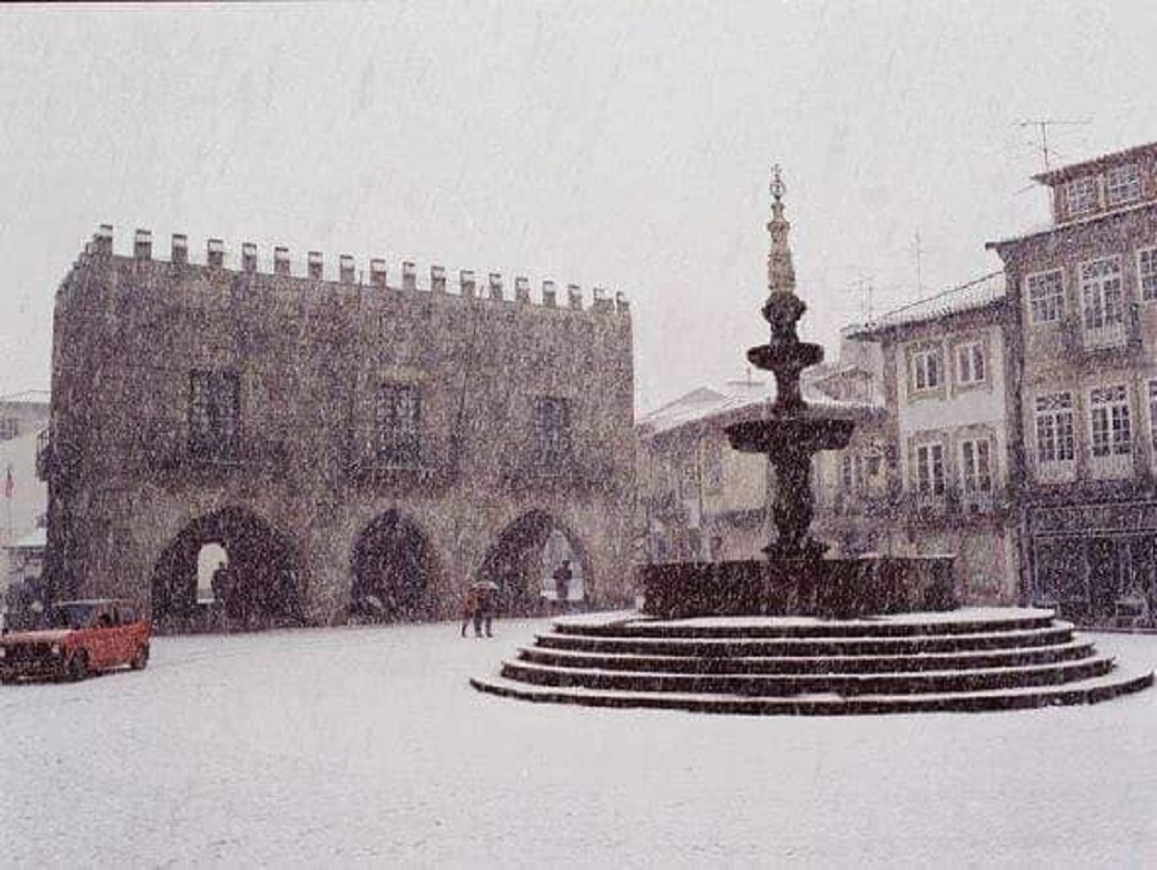 Faz hoje 39 anos que Viana do Castelo acordou pintada de branco