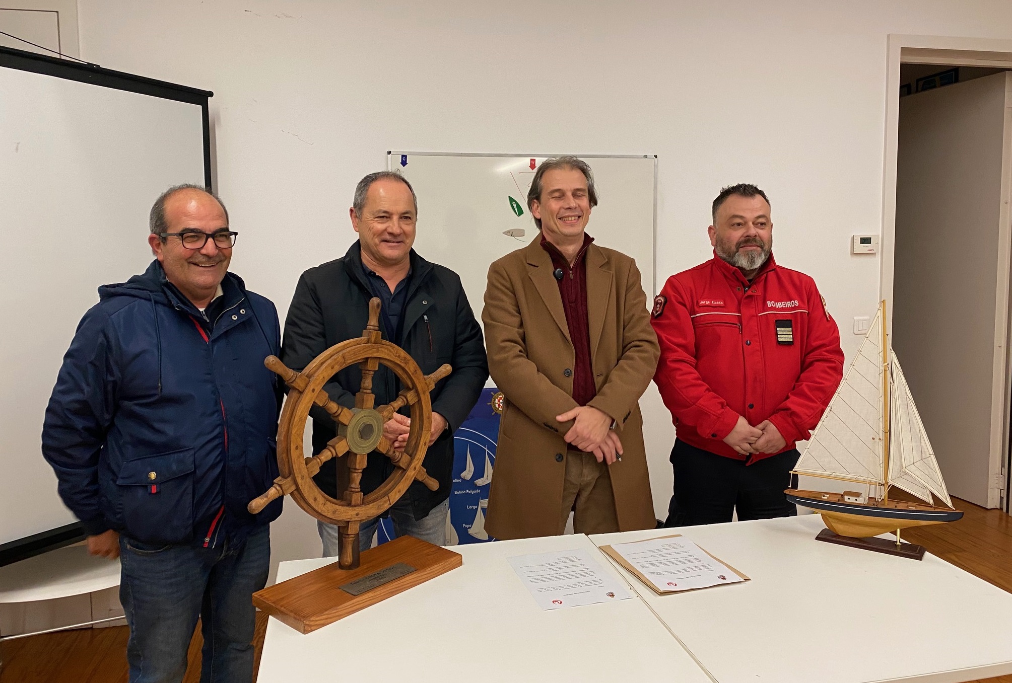 Bombeiros Voluntários e Clube de Vela de Viana do Castelo firmam protocolo de colaboração