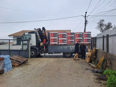 Empresários de Viana enviam dois camiões de materiais de construção para Leiria