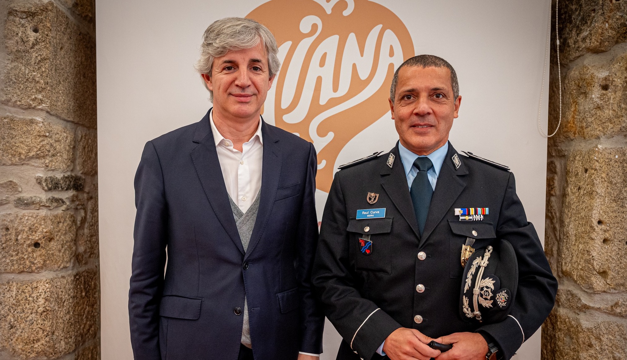 Presidente da Câmara de Viana recebe novo comandante da PSP