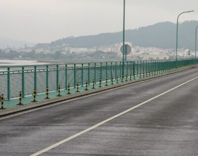 Obras suspensas na Ponte Eiffel em Viana