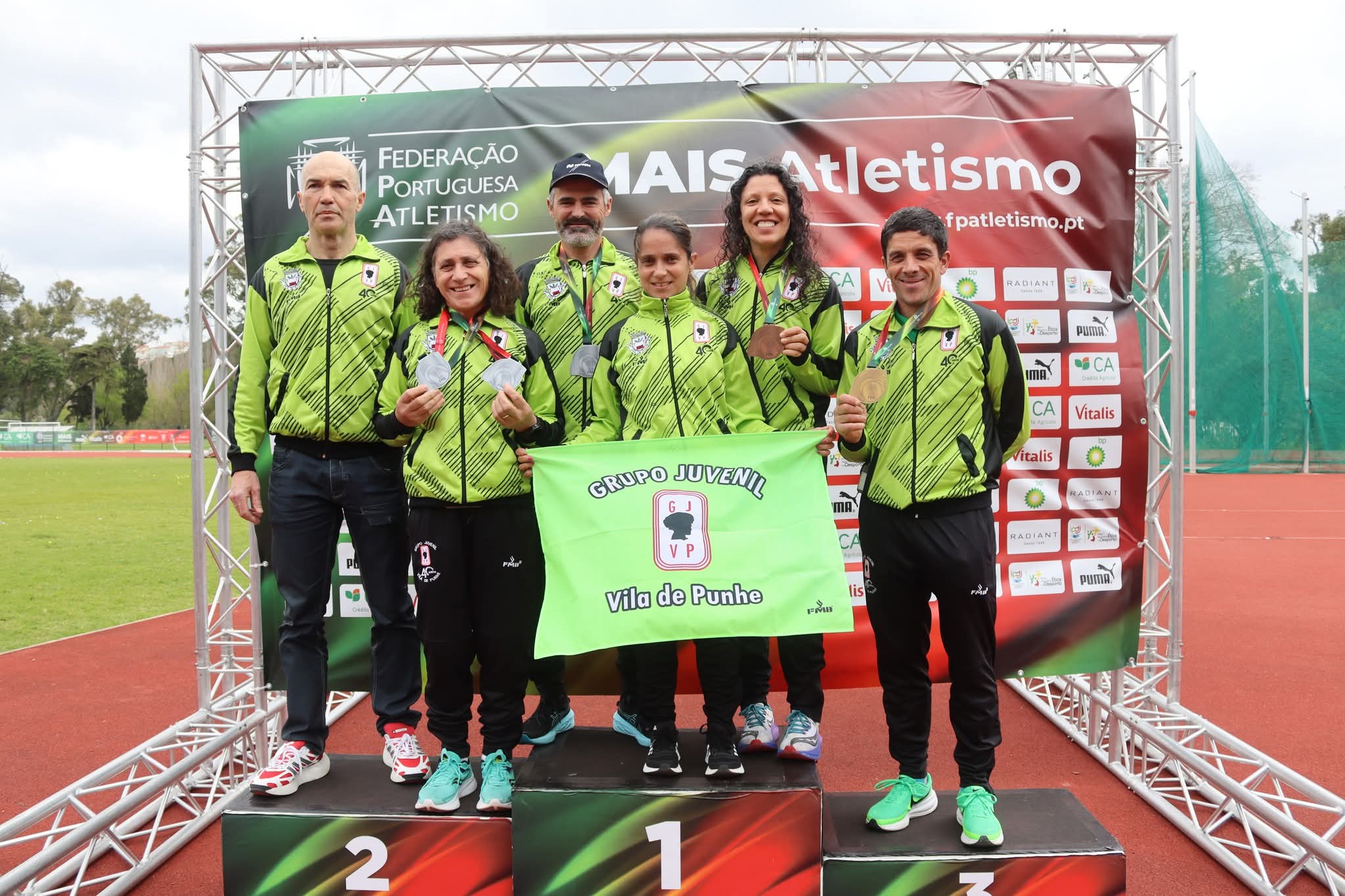 Grupo Juvenil de Vila de Punhe conquista 5 medalhas no Campeonato Nacional Master