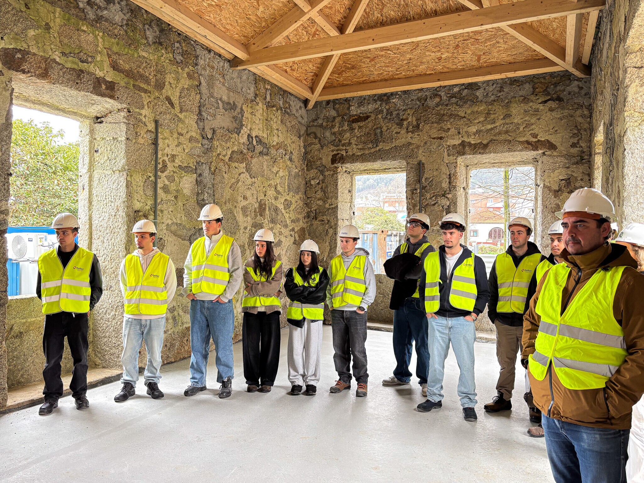 Estudantes do Politécnico visitam obra do futuro Viana STARTS no antigo matadouro