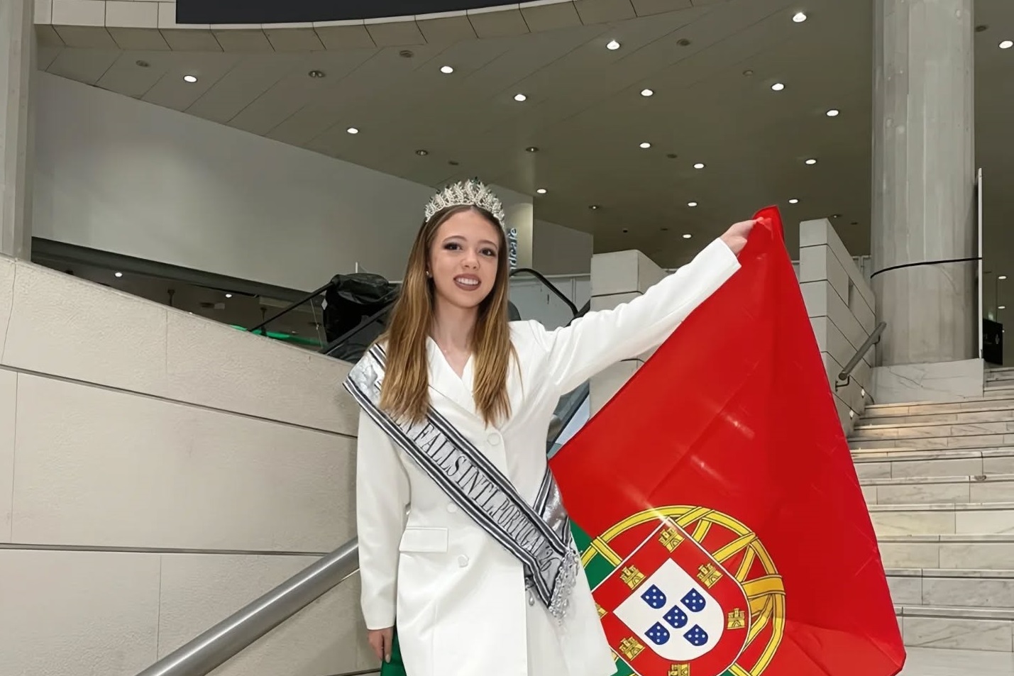 Jovem vianense representa Portugal em concurso de beleza no Brasil