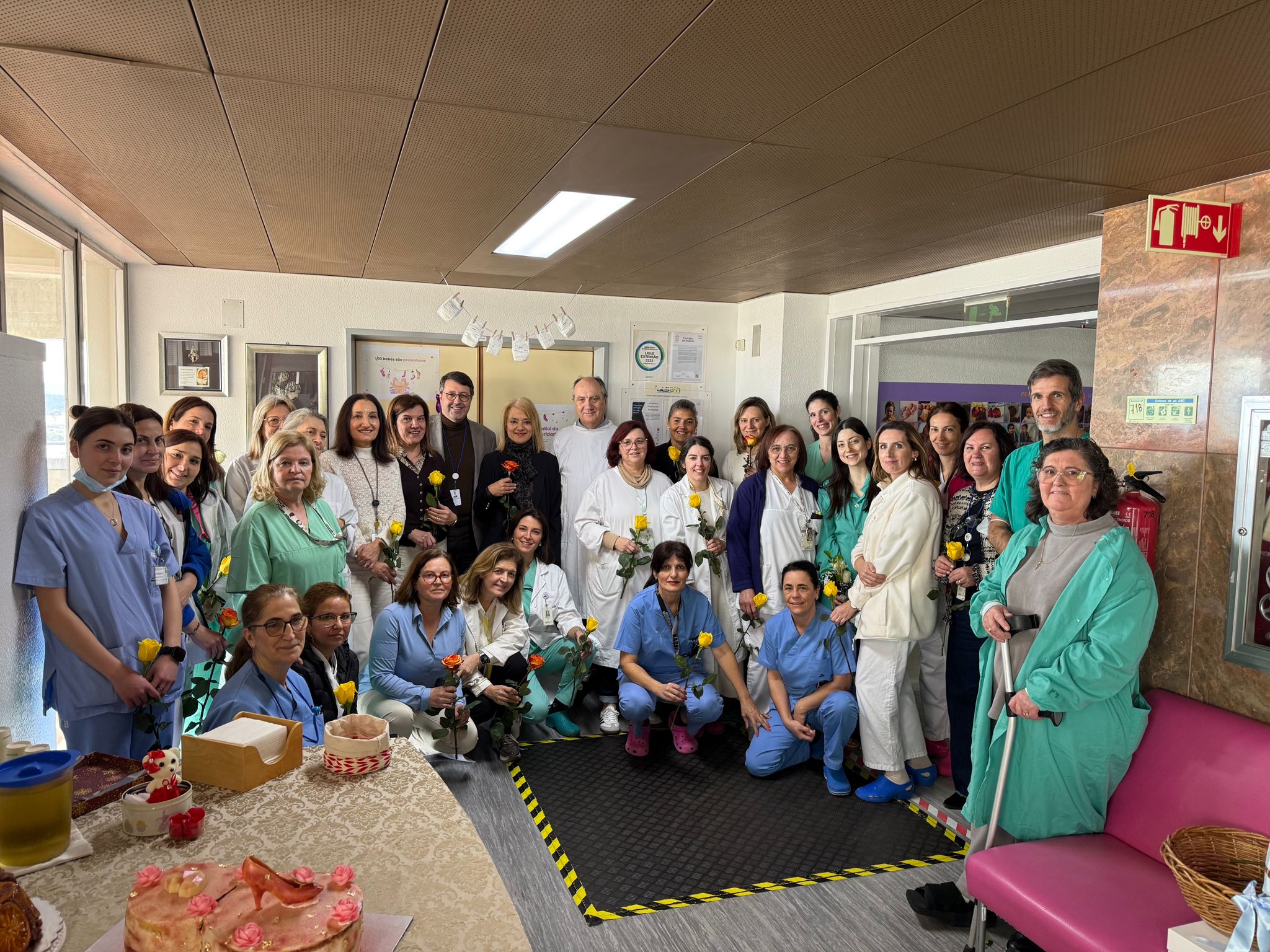 ULSAM oferece rosas para assinalar Dia da Mulher