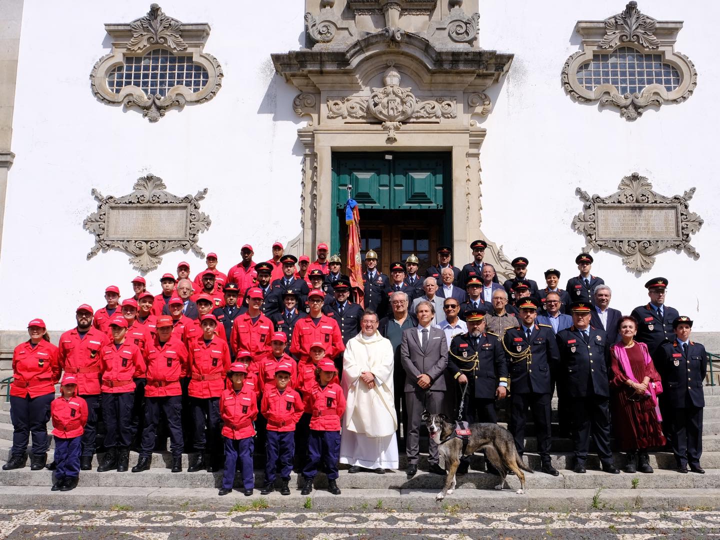 Bombeiros Voluntários de Viana celebram 145.º aniversário a 16 de maio