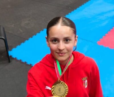 Karaté: jovem atleta de Vila Praia de Âncora sagra-se campeã nacional por equipas