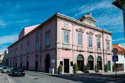 Viana investe mais de 500 mil euros em obras na biblioteca e no Teatro Sá de Miranda